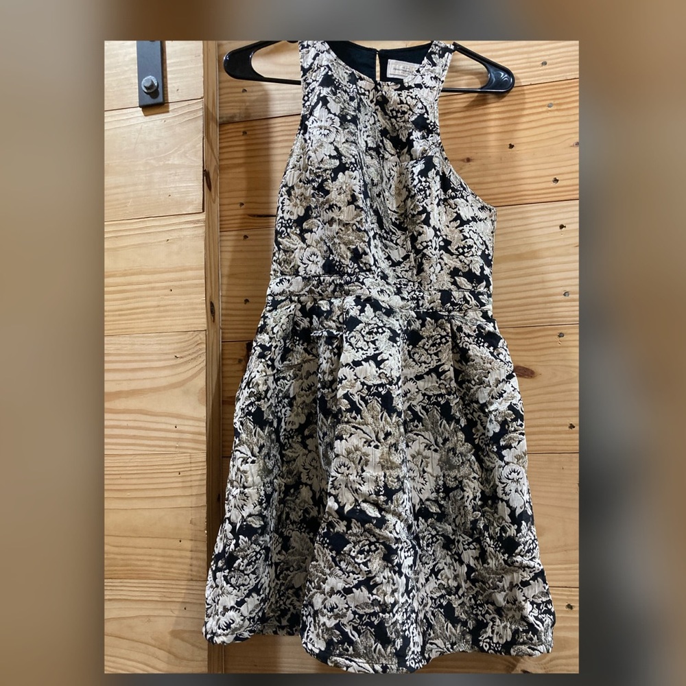 Elegant white/ black dress